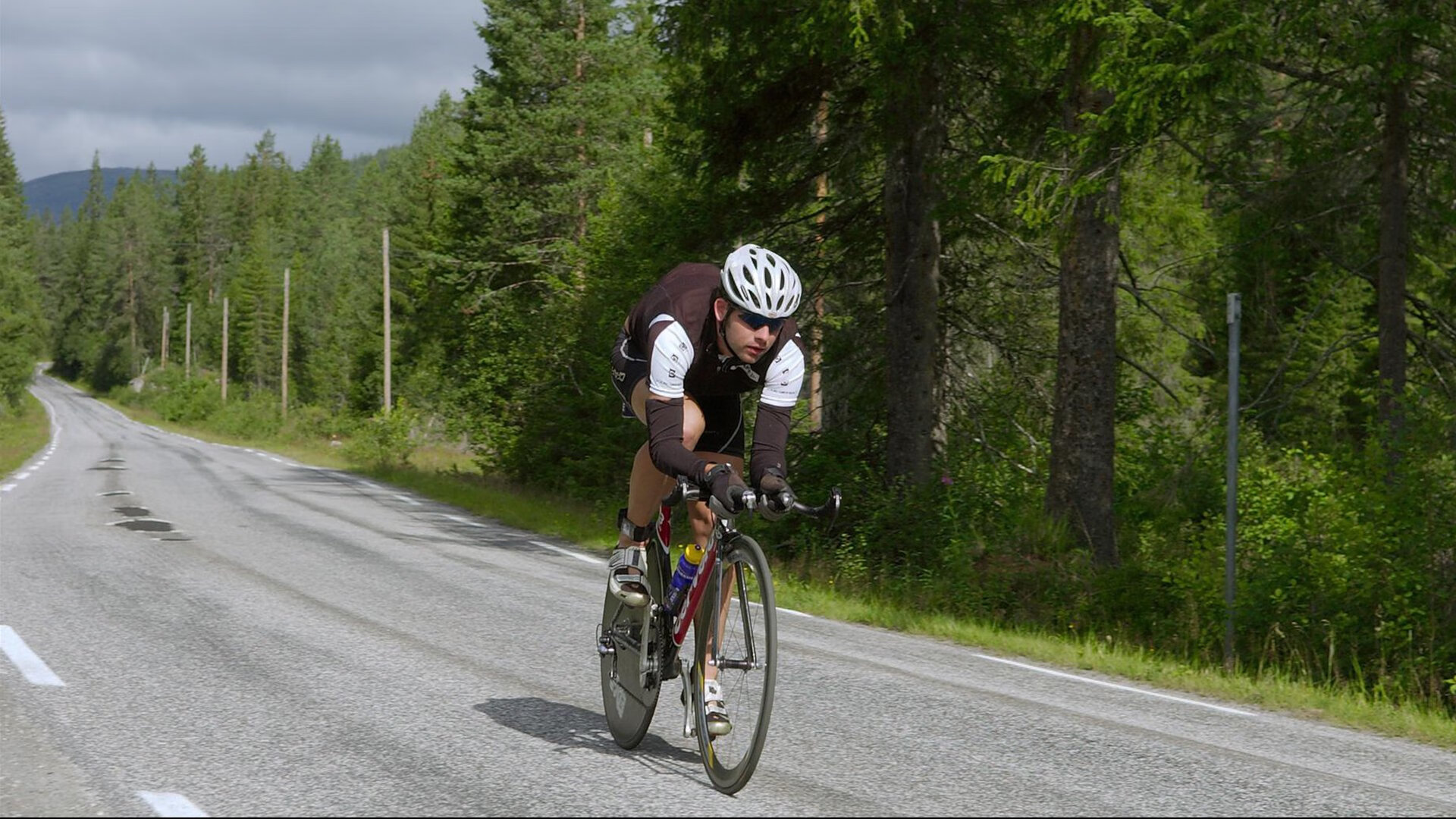 世界童话主题亲子跑 孩子穿童话服饰参与比赛