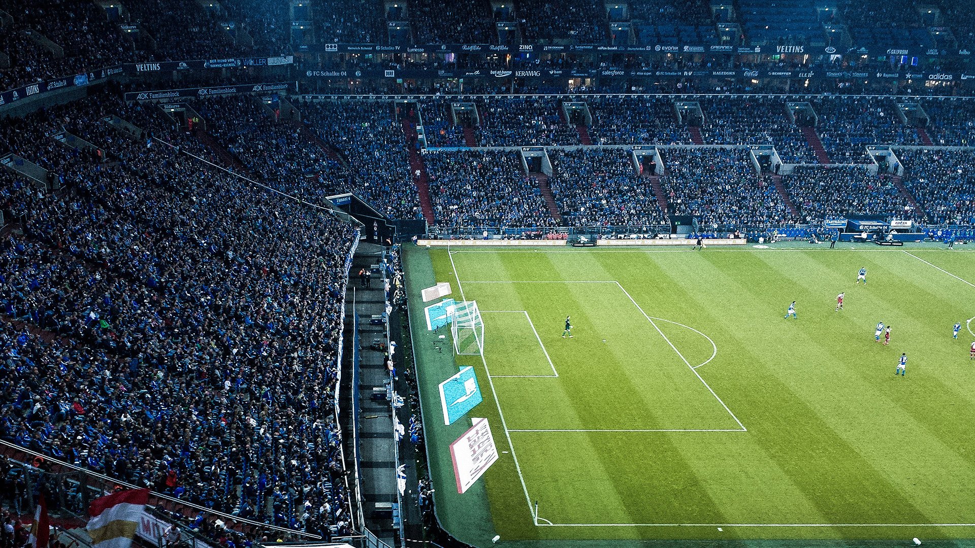 旧体育场翻新重启 首场赛事纪念昔日辉煌